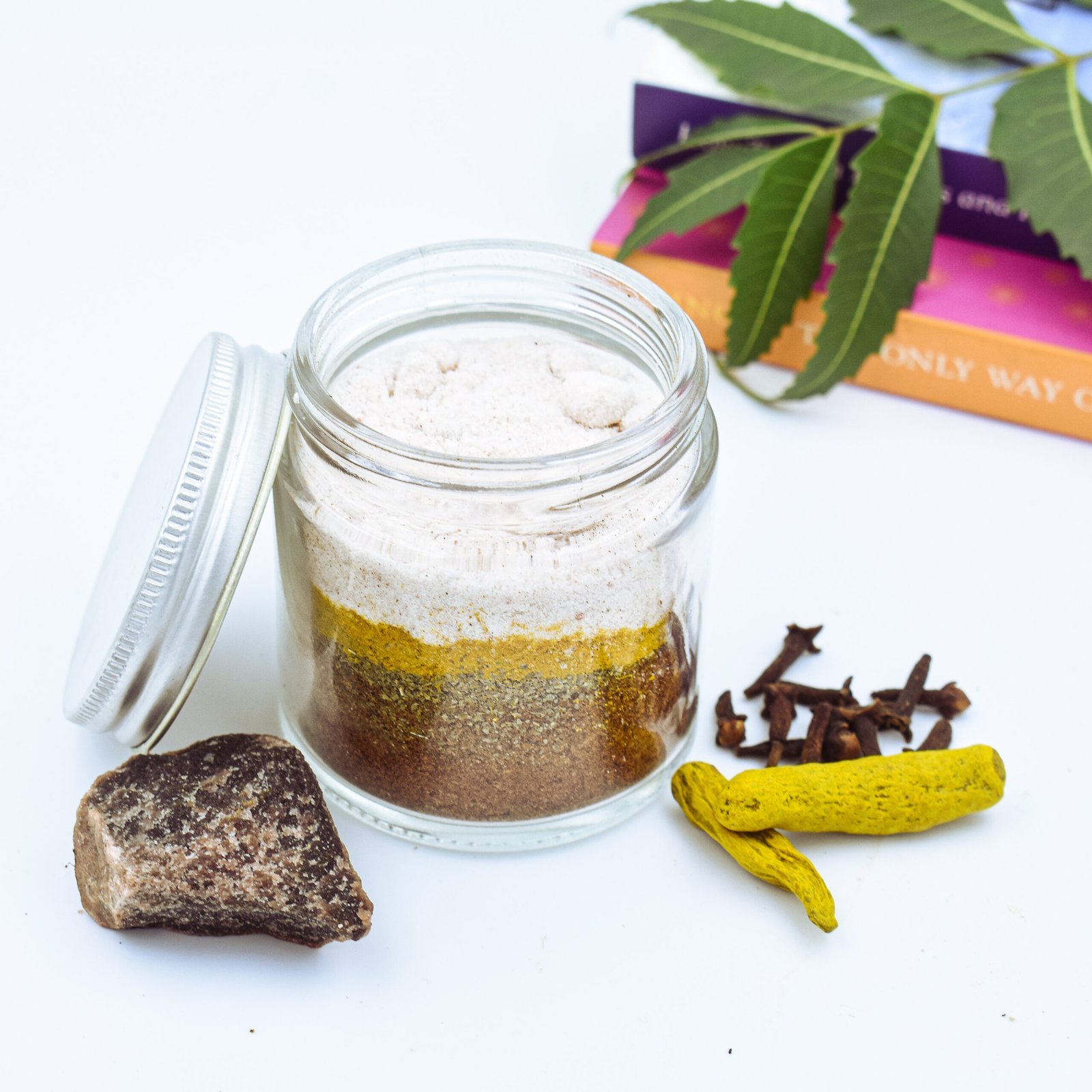 Laung Tooth Powder for Healthy Gums - Image 3